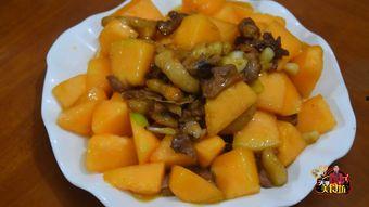 晚上吃鸭肉又吃哈密瓜,晚间美食新搭配