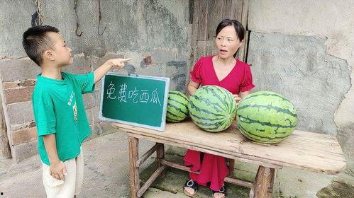 摆摊吃瓜,瓜香四溢，共享人间烟火气