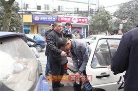 烟台交警车祸吃瓜,吃瓜群众围观，事故真相引热议