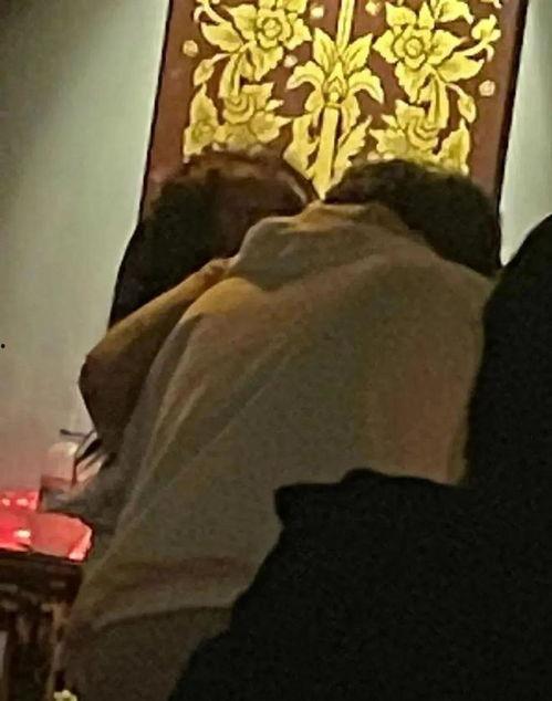 酒吧吃瓜富婆,揭秘豪门背后的故事