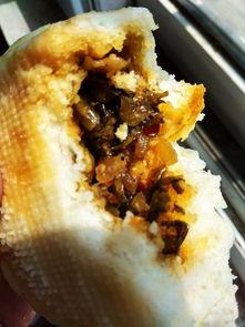 德化街吃瓜,夏日吃瓜盛宴，品味街头美食风情