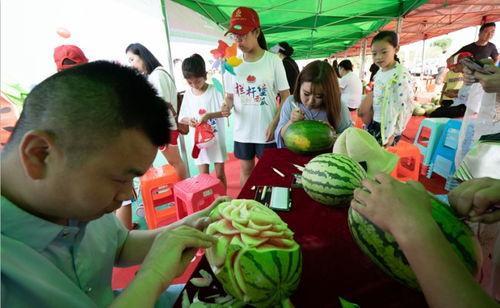 教室栏杆吃瓜视频,揭秘教室里的趣味一幕