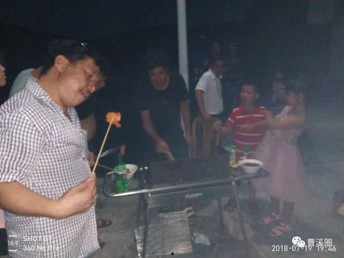 耙耳朵刘大瓜吃八瓜鱼,耙耳朵刘大瓜的八瓜鱼美食之旅